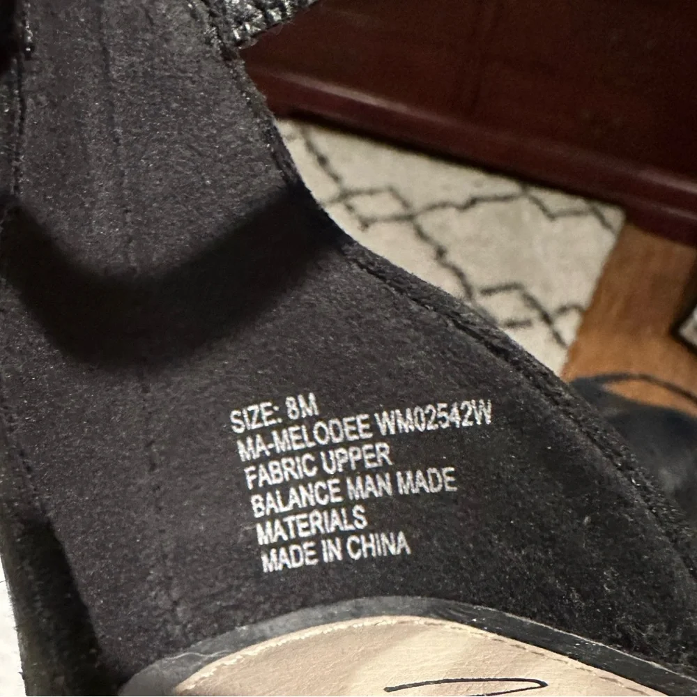 Heels - Picture 4 of 4